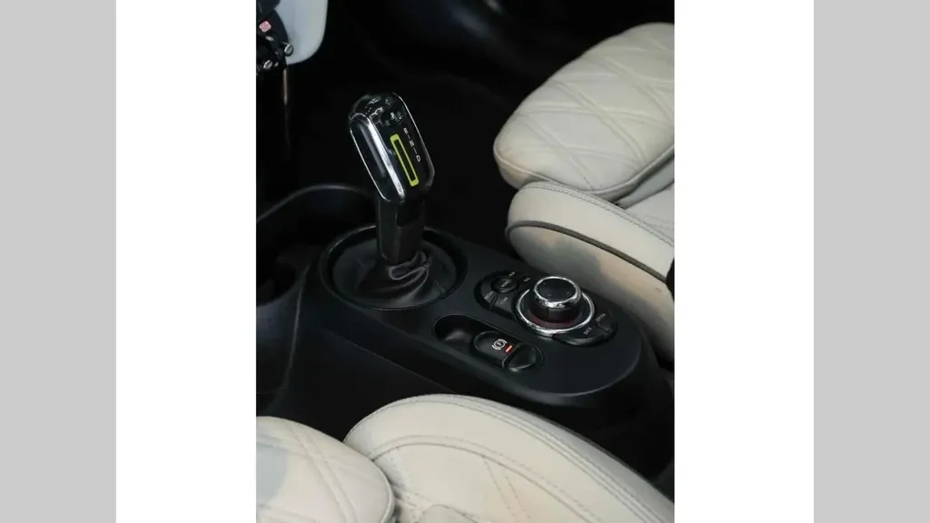 Mini Cooper SE - Imagem 12