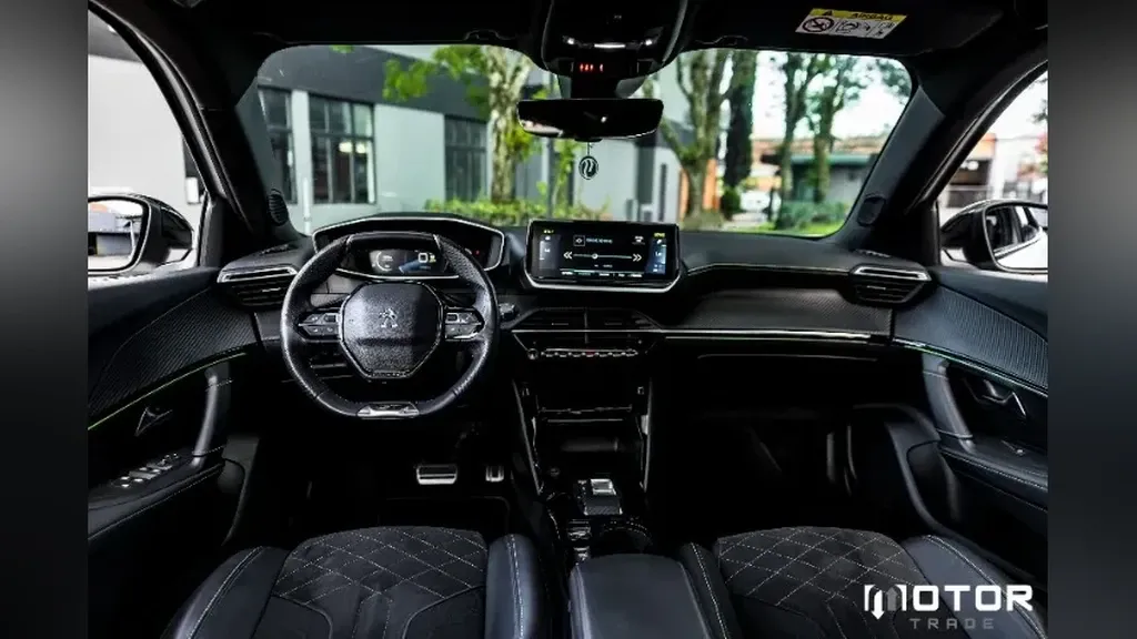 Peugeot E-2008 - Imagem 14