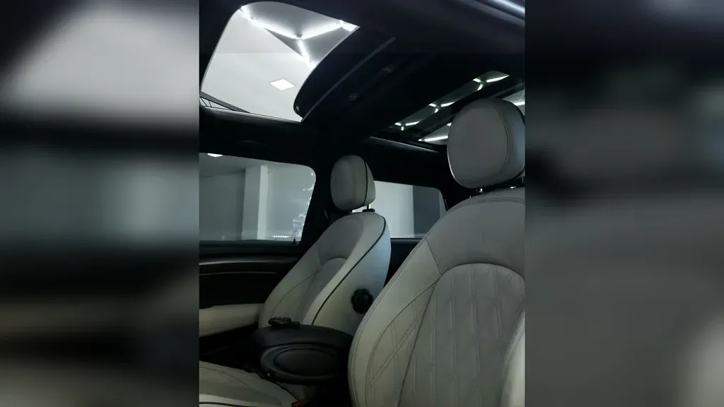 Mini Cooper SE - Imagem 9