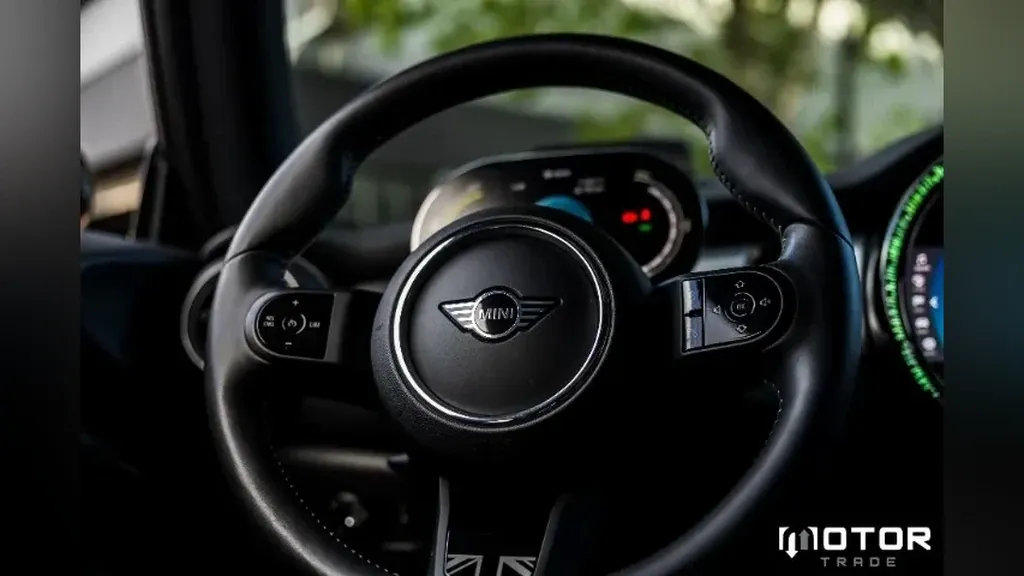 Mini Cooper SE - Imagem 11