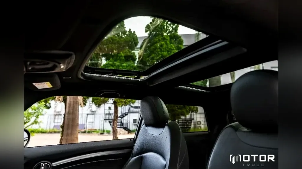 Mini Cooper SE - Imagem 14