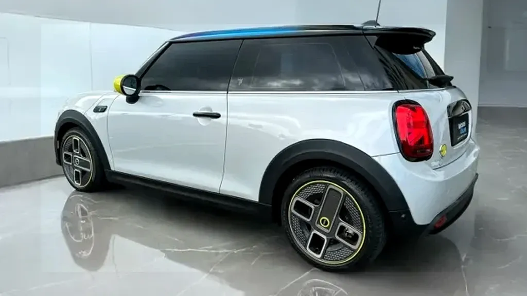 Mini Cooper SE - Imagem 17