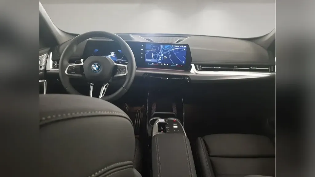BMW IX1 - Imagem 10