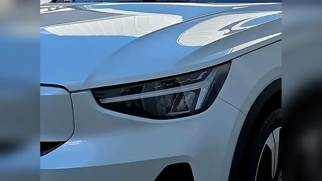 Volvo XC40 Recharge - Imagem 5