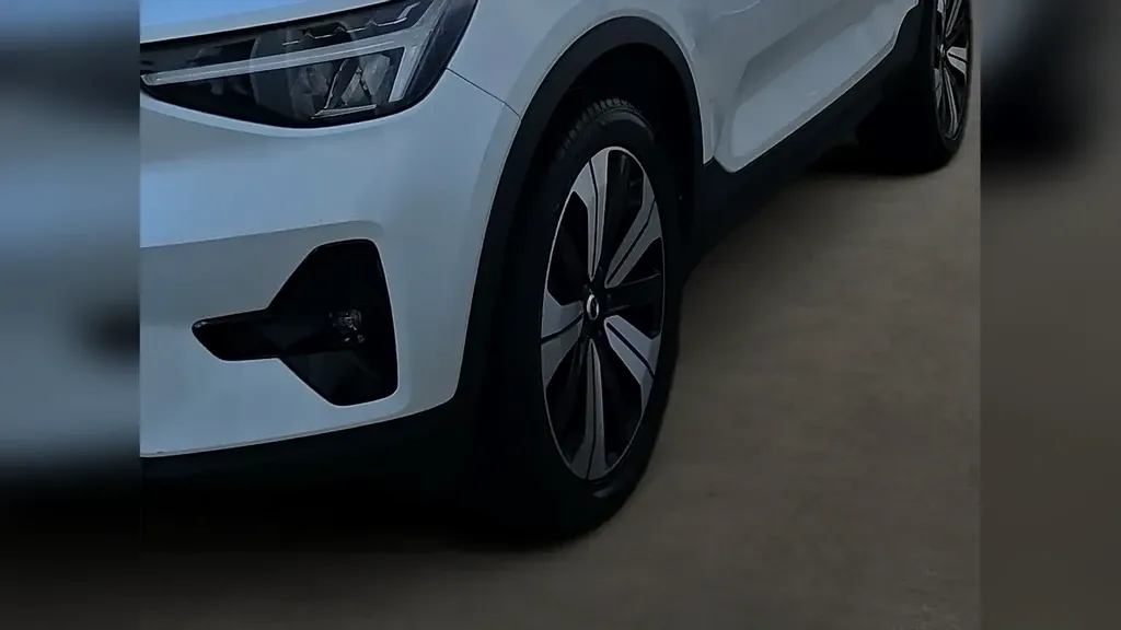 Volvo XC40 Recharge - Imagem 6