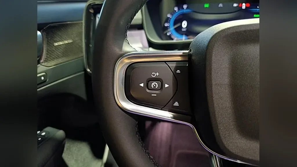 Volvo XC40 Recharge - Imagem 11