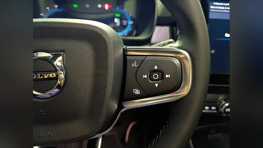 Volvo XC40 Recharge - Imagem 12