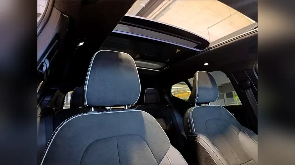 Volvo XC40 Recharge - Imagem 15