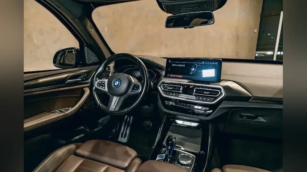 BMW IX3 - Imagem 8