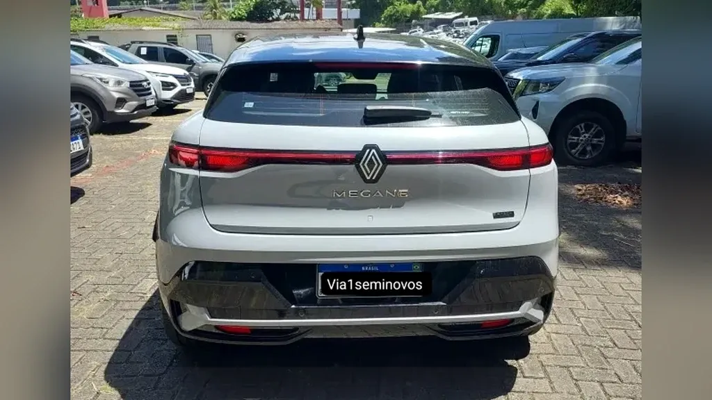 Renault Megane E-tech Electric - Imagem 17