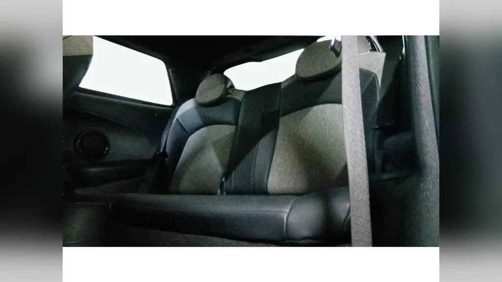 Mini Cooper SE - Imagem 12