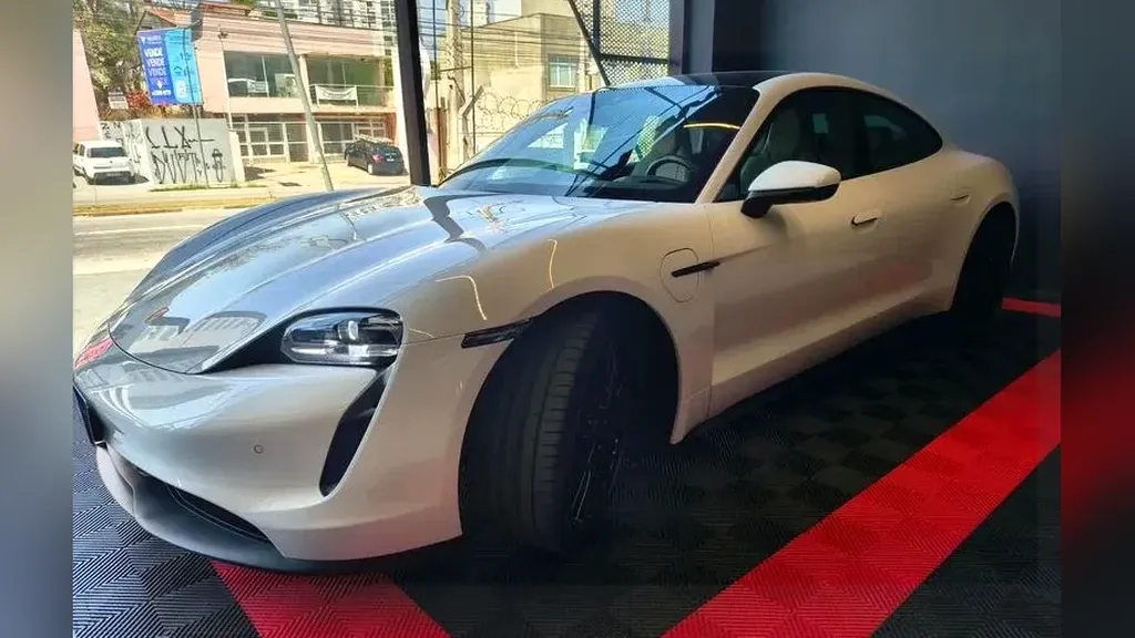 Porsche Taycan - Imagem 14