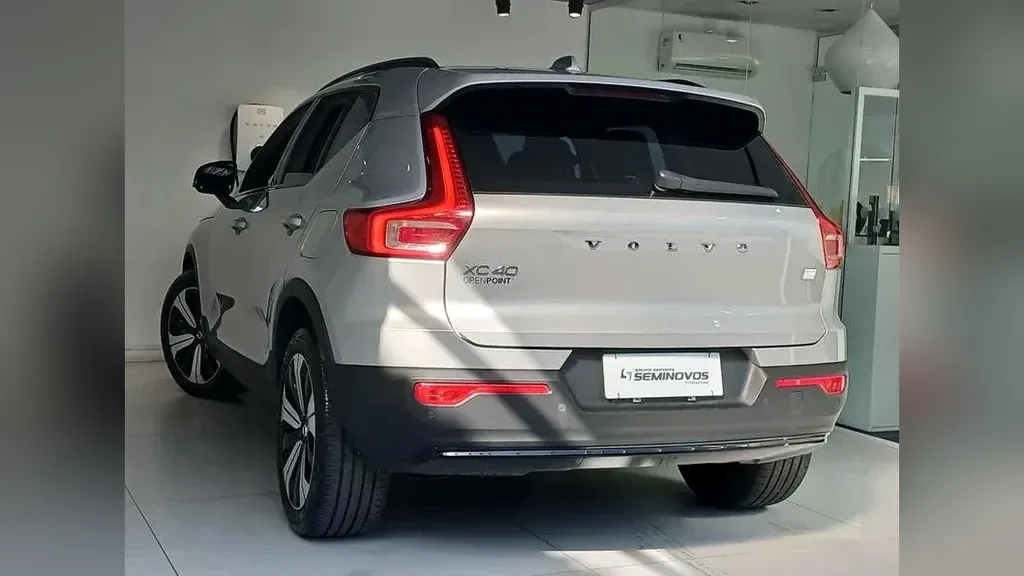 Volvo XC40 Recharge - Imagem 6