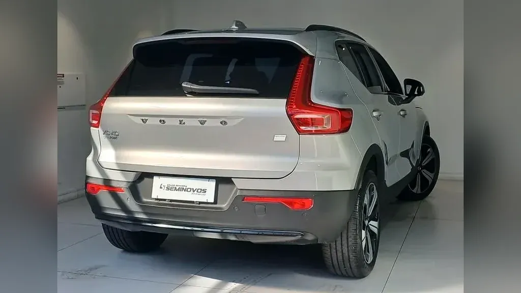 Volvo XC40 Recharge - Imagem 8