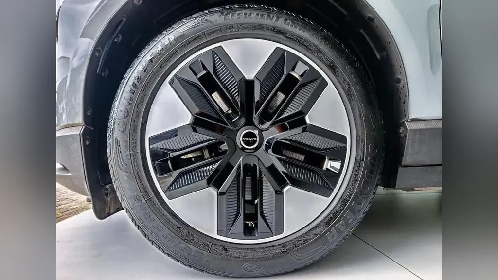 Volvo EX30 - Imagem 5