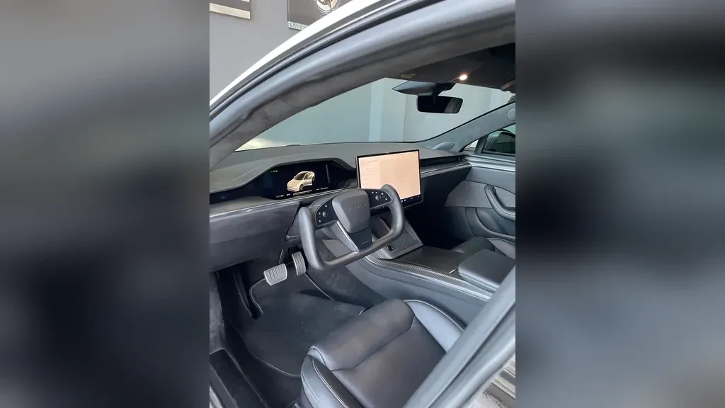 Tesla Model S - Imagem 18