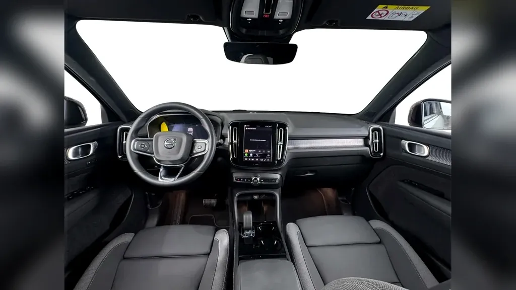 Volvo EX40 - Imagem 7