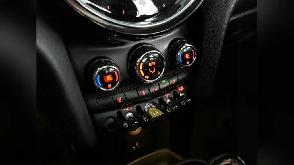 Mini Cooper SE - Imagem 7