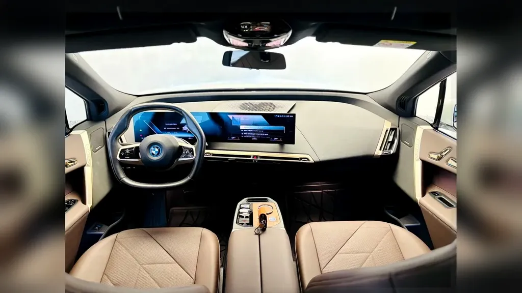 BMW Ix - Imagem 6
