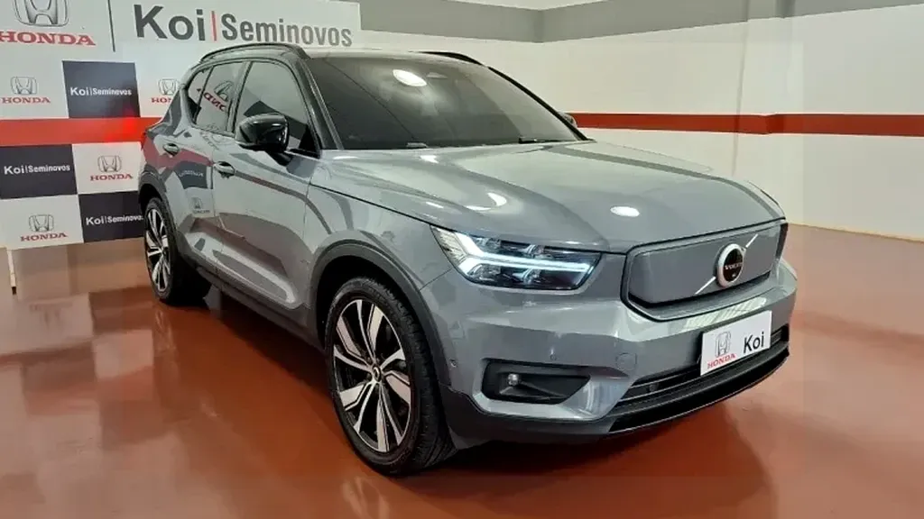 Foto de um volvo xc40 recharge