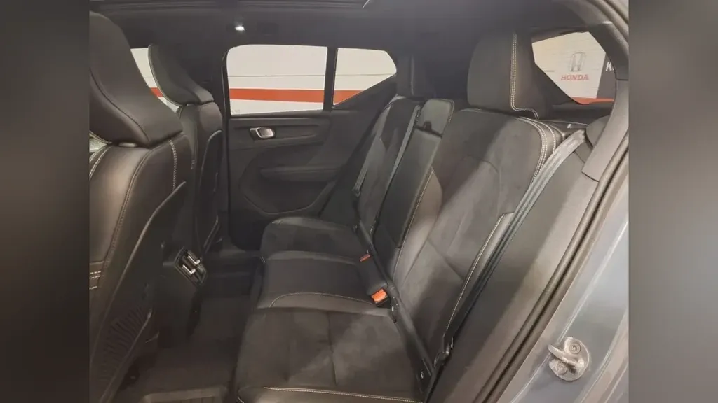 Volvo XC40 Recharge - Imagem 14