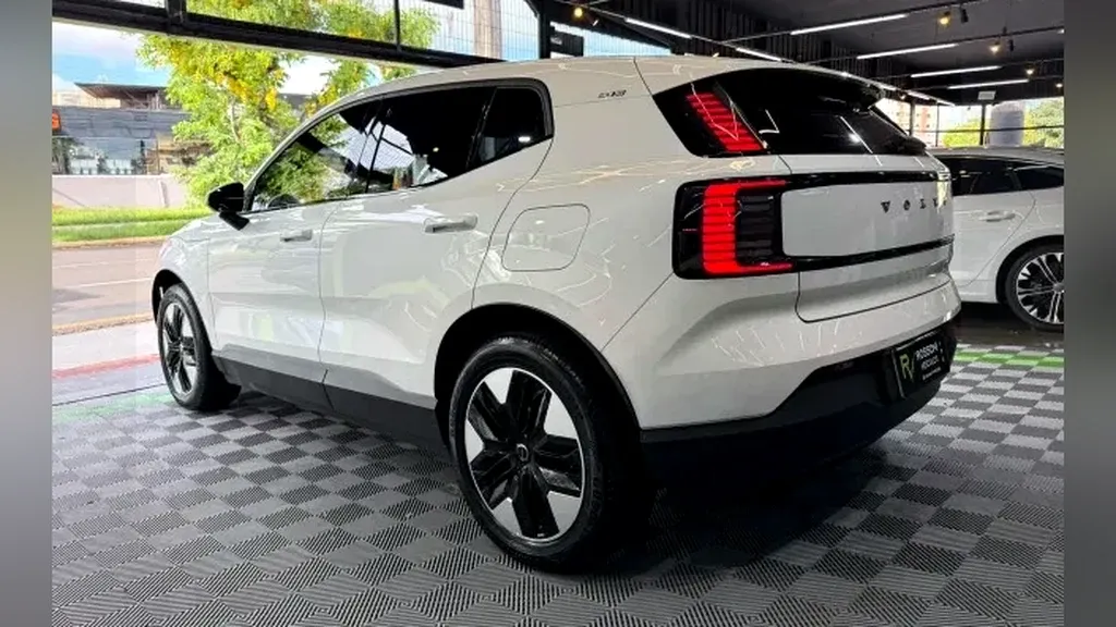 Volvo EX30 - Imagem 7