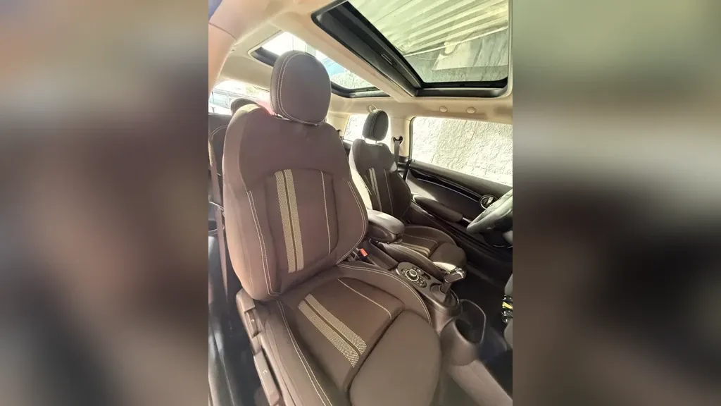 Mini Cooper SE - Imagem 13