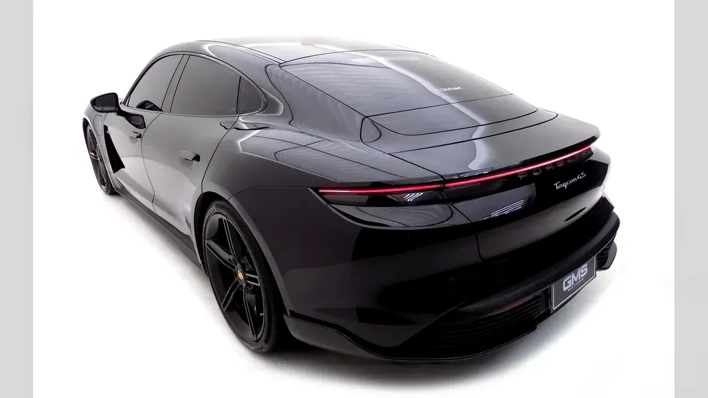 Porsche Taycan - Imagem 4