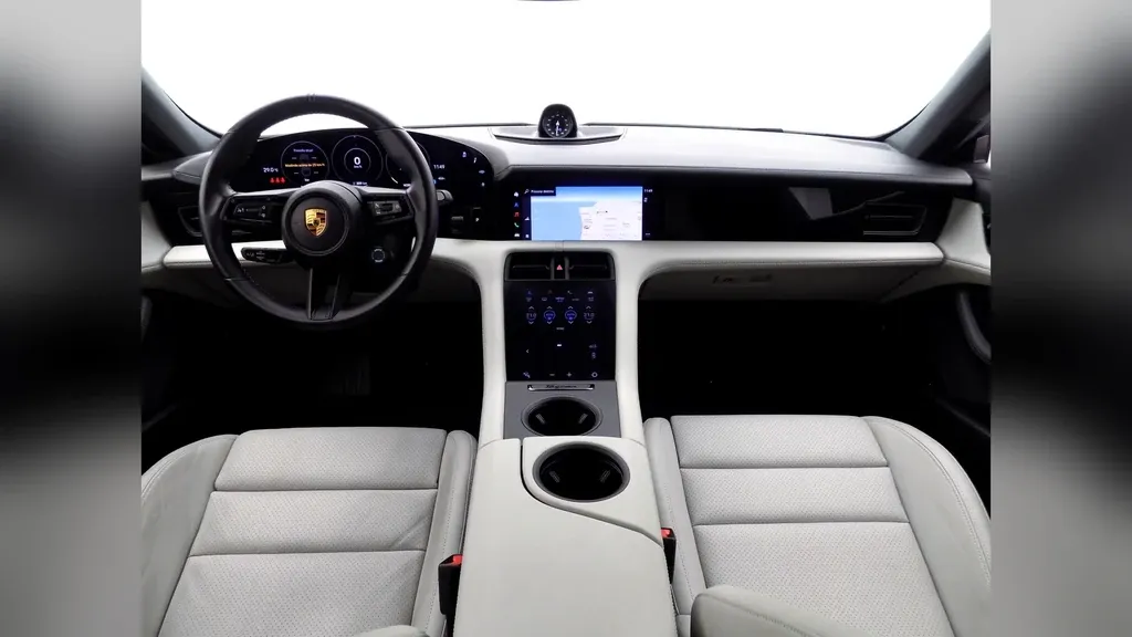 Porsche Taycan - Imagem 6