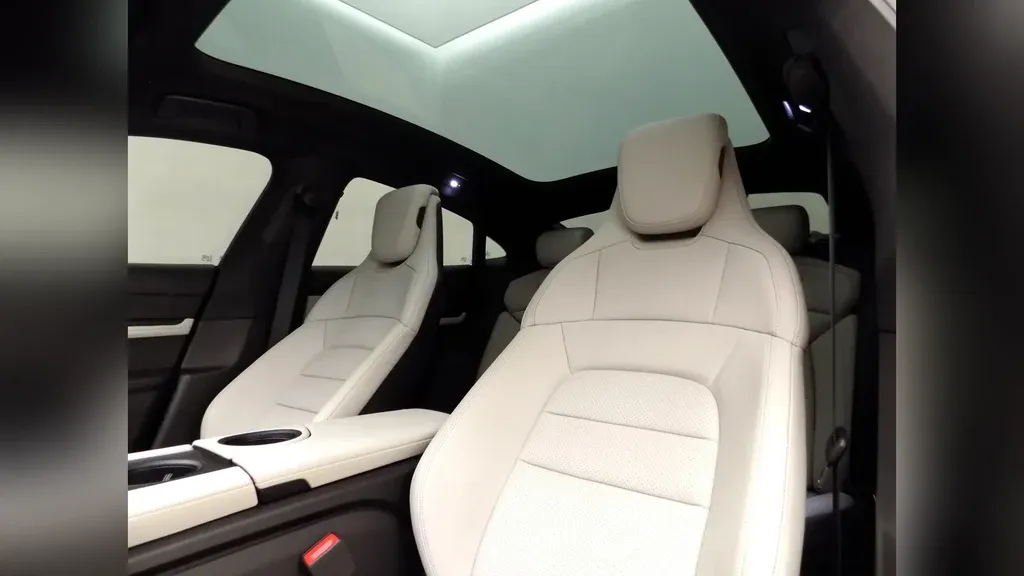 Porsche Taycan - Imagem 7