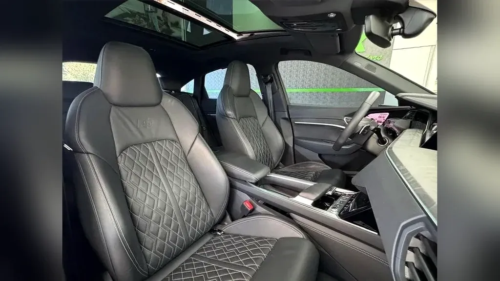 Audi Q8 Sportback E-tron - Imagem 6