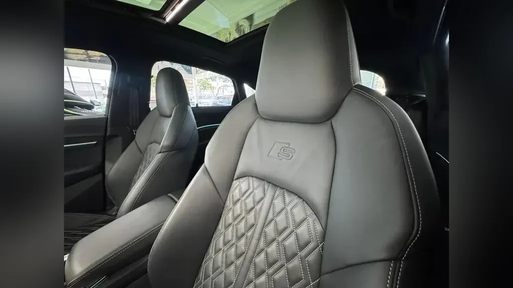 Audi Q8 Sportback E-tron - Imagem 15