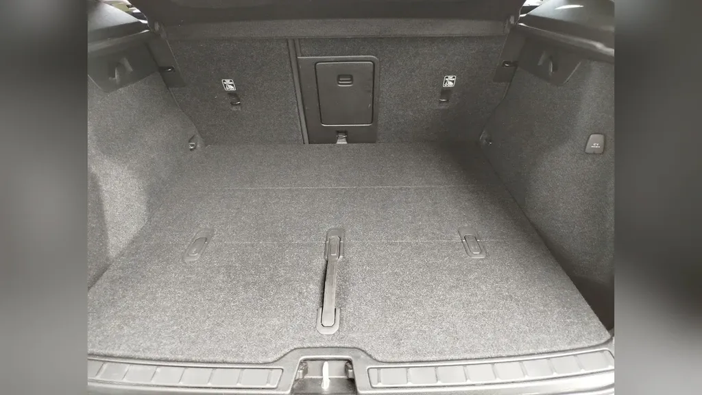 Volvo XC40 Recharge - Imagem 9