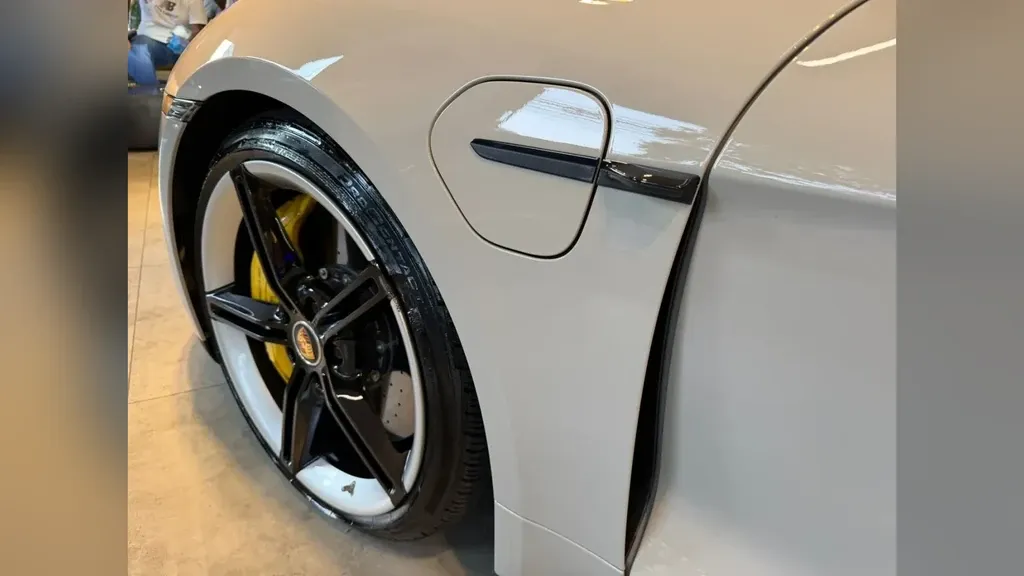 Porsche Taycan - Imagem 8