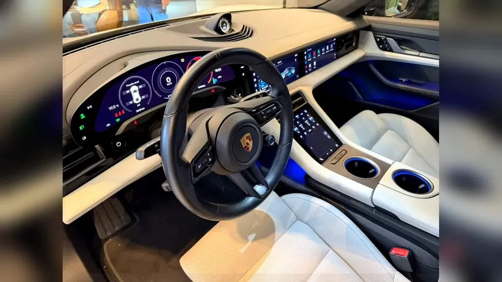 Porsche Taycan - Imagem 12