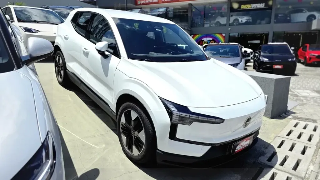 Volvo EX30 - Imagem 2