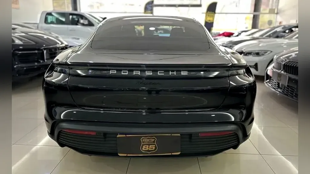 Porsche Taycan - Imagem 6