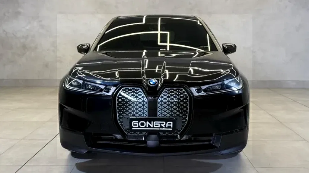 BMW Ix - Imagem 2