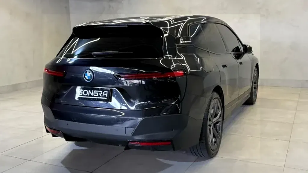BMW Ix - Imagem 4