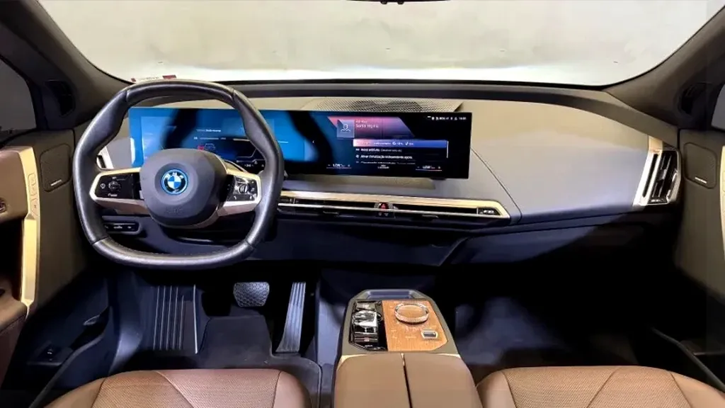 BMW Ix - Imagem 9