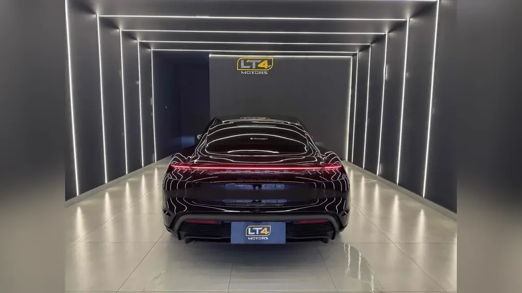 Porsche Taycan - Imagem 7