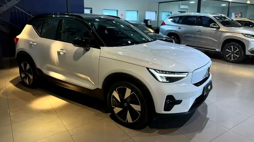 Volvo XC40 Recharge - Imagem 4