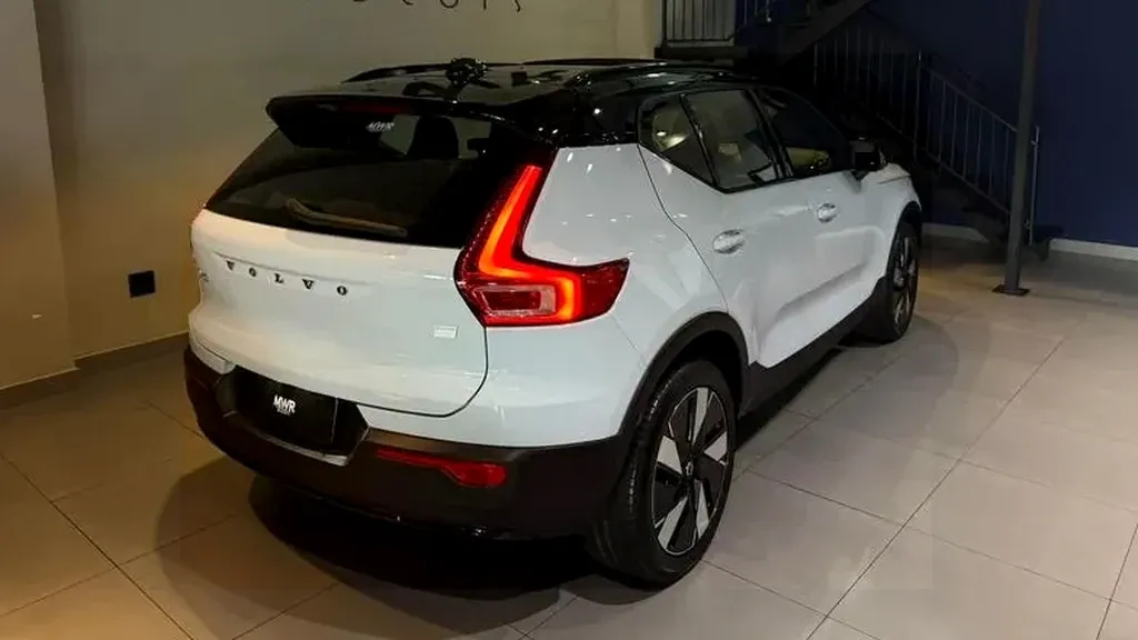 Volvo XC40 Recharge - Imagem 6