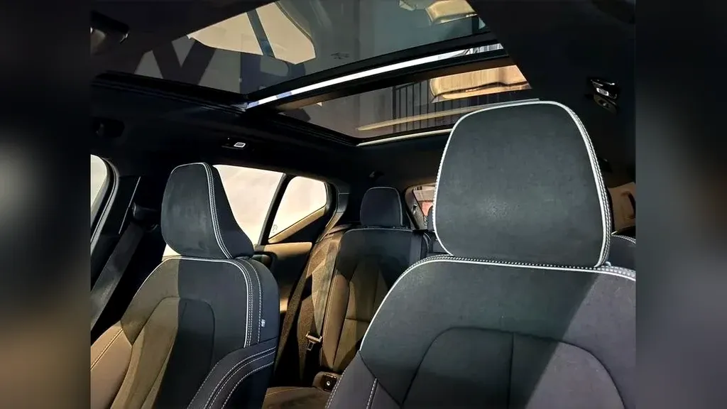 Volvo XC40 Recharge - Imagem 11