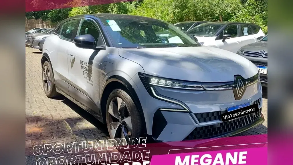 Foto de um renault megane e-tech electric