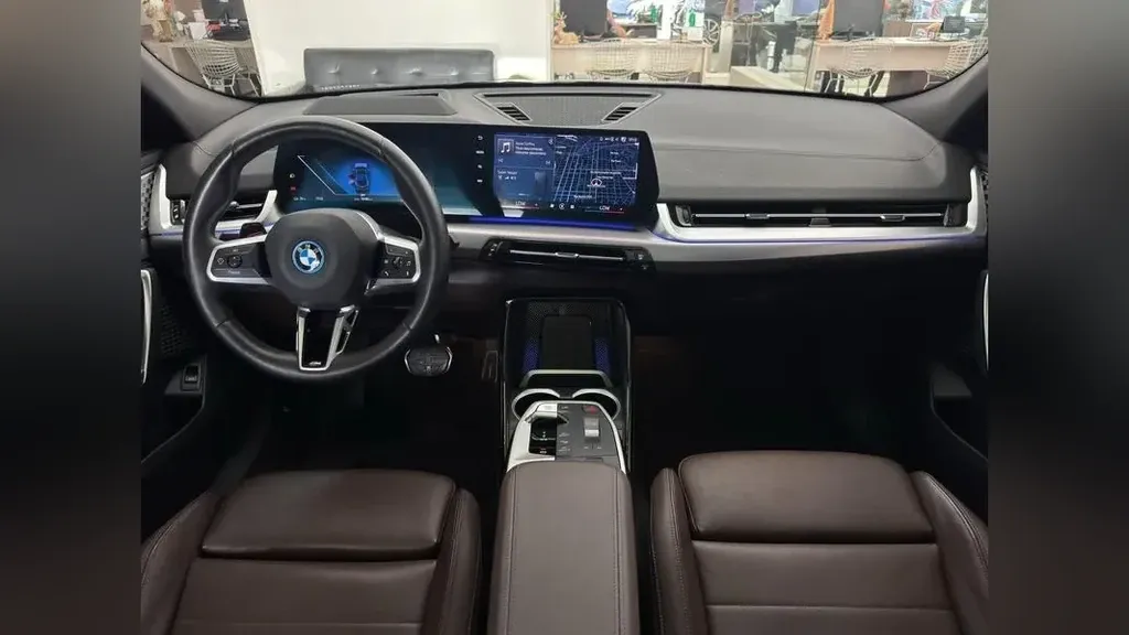 BMW IX2 - Imagem 9