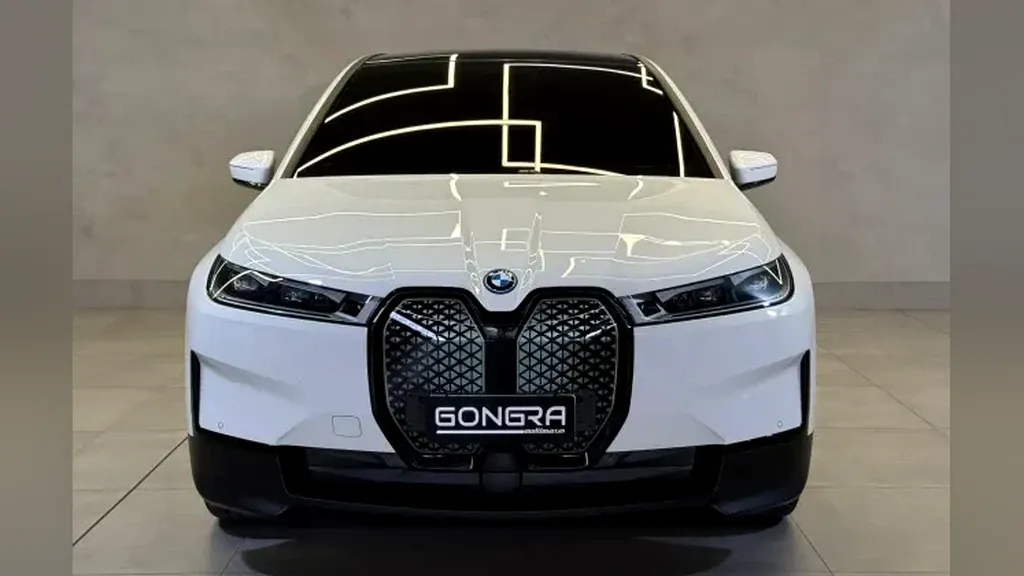 BMW Ix - Imagem 2