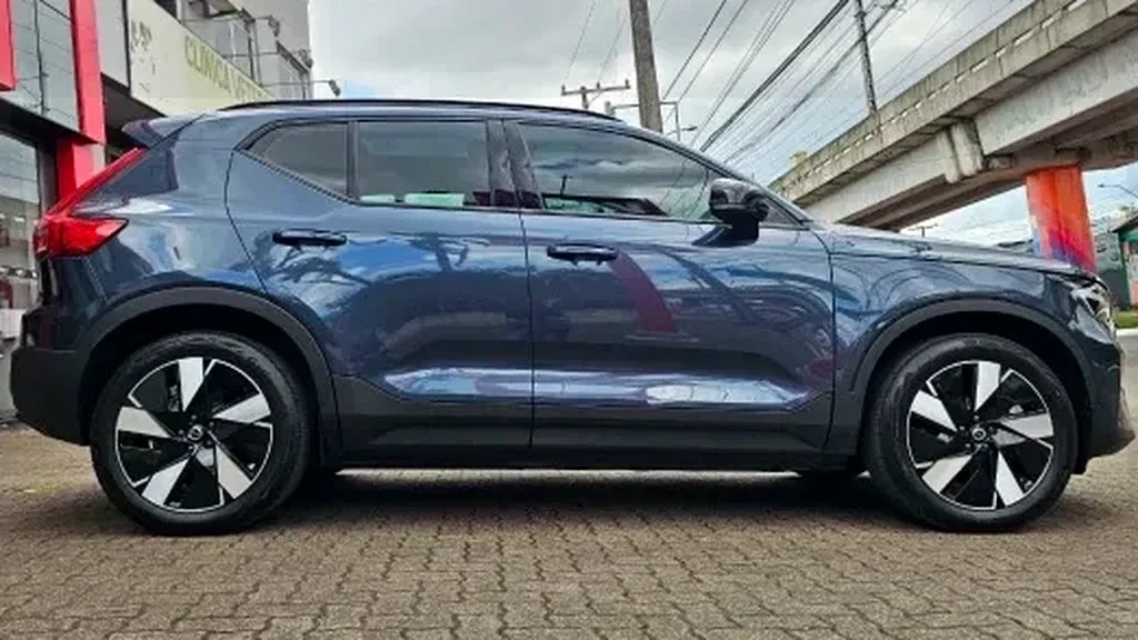 Foto de um volvo ex40