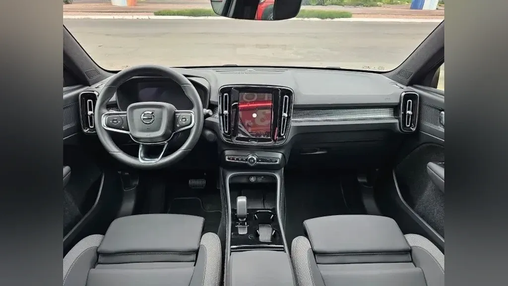 Volvo EX40 - Imagem 15