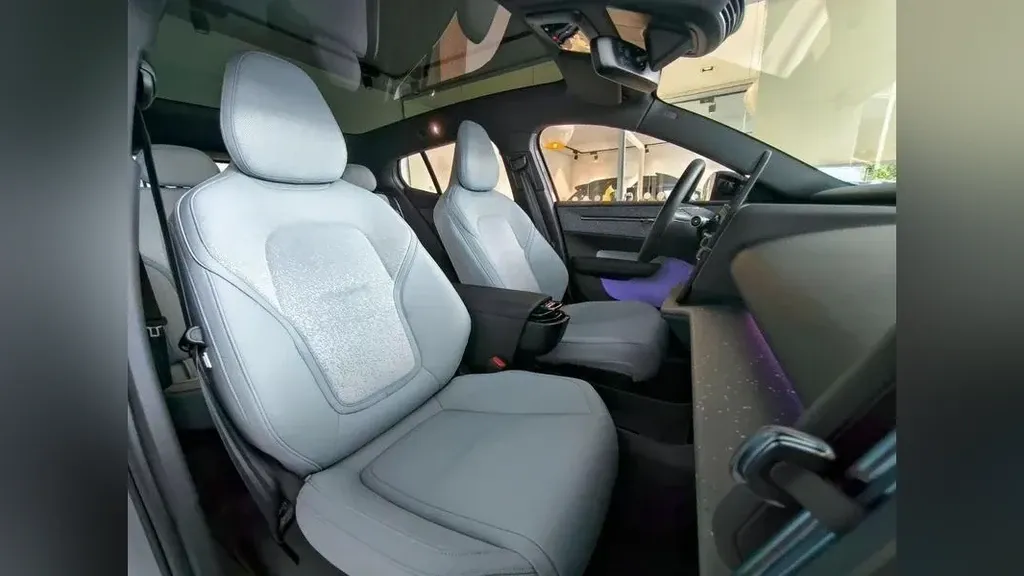 Volvo EX30 - Imagem 15